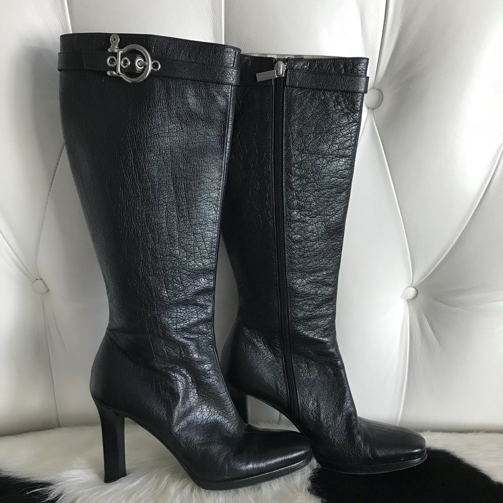 Burberry black leather boots